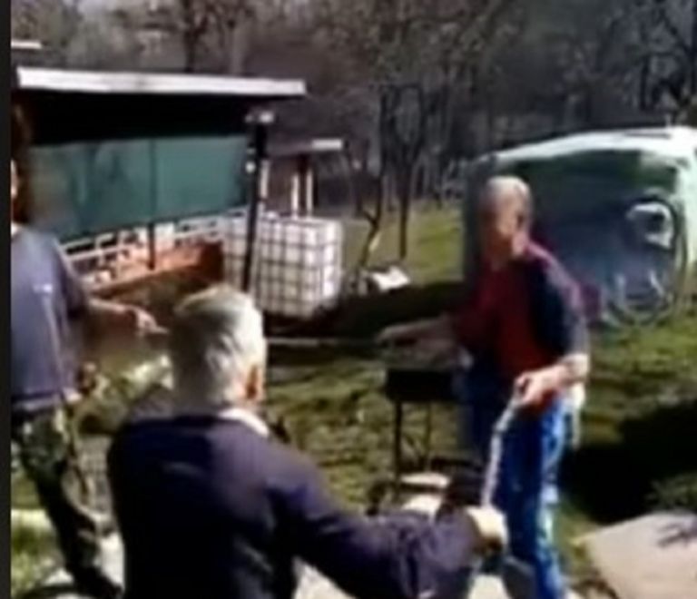 Έτσι χορεύουν πια στα χωριά λόγω κορωνοϊού – Απίθανο video