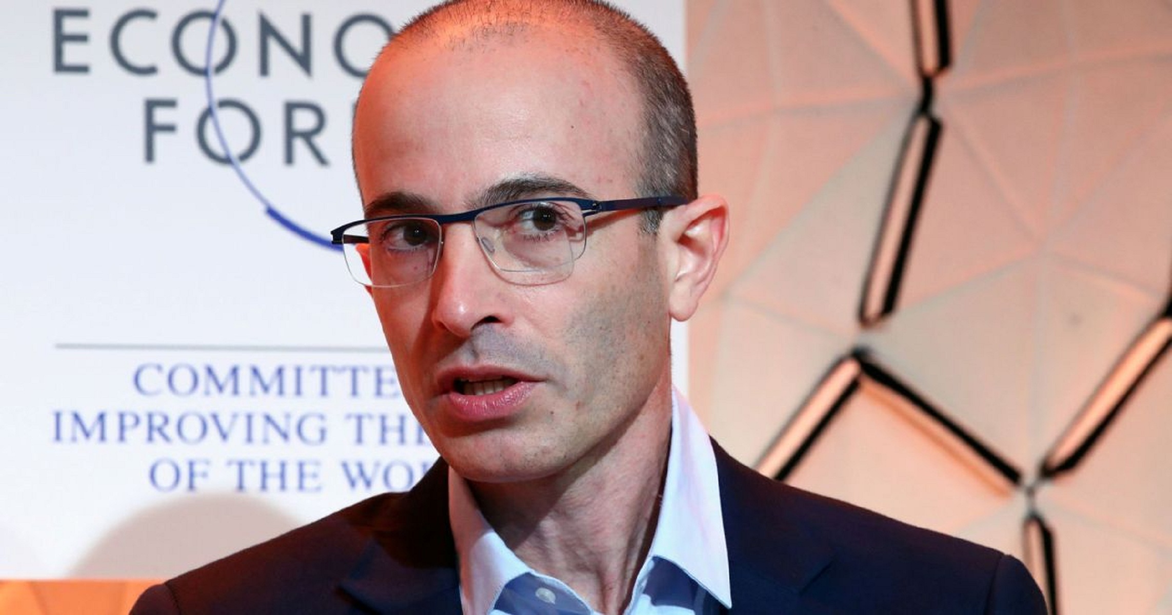 Κορωνοϊός Χαράρι φιλόσοφος: «Θα διάλεγα την Ελλάδα για να διευθύνει τον κόσμο»