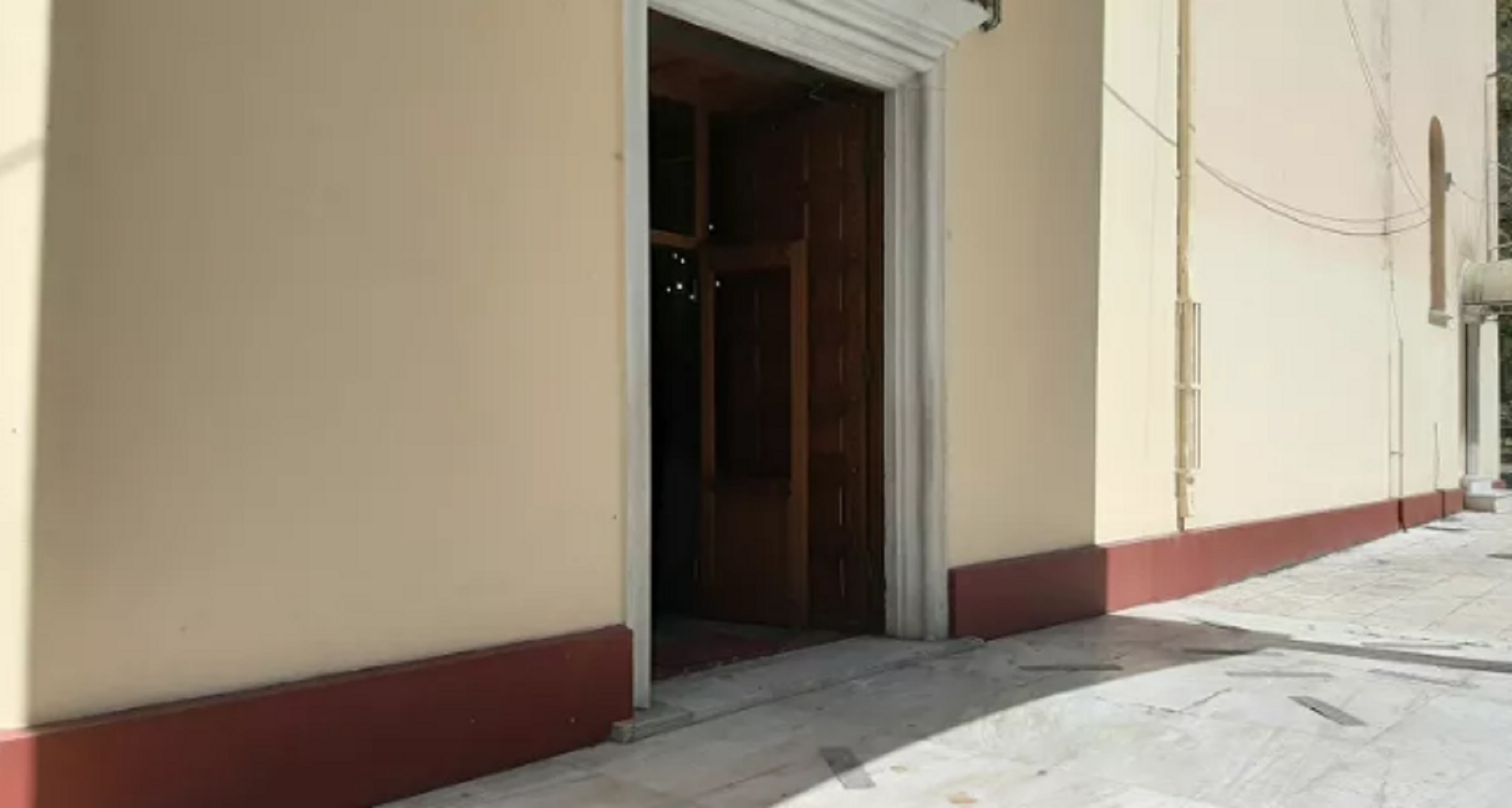 Μ.Παρασκευή: Η εκκλησία Αγίου Θωμά Αμπελοκήπων άνοιξε για προσκύνημα [vid]