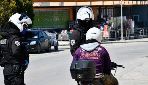 Κορωνοϊός έλεγχοι: Εννέα παραβάσεις λειτουργίας καταστημάτων και 193 για μη χρήση μάσκας