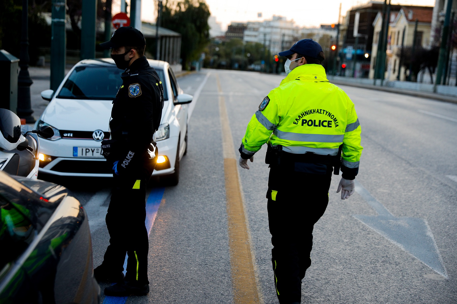 Απαγόρευση κυκλοφορίας: 2.561 παραβάσεις για άσκοπες μετακινήσεις- 9 συλλήψεις για λειτουργία καταστημάτων