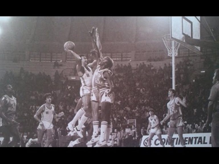Όταν Νίκος Γκάλης και Michael Jordan έπαιξαν αντίπαλοι στο Αλεξάνδρειο [vid]