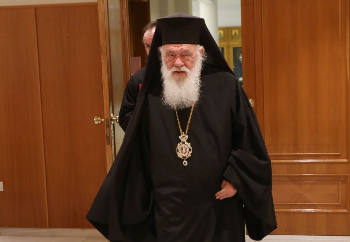 Αρχιεπίσκοπος Ιερώνυμος: Προληπτικά σε ΜΑΦ λόγω κορωνοϊού