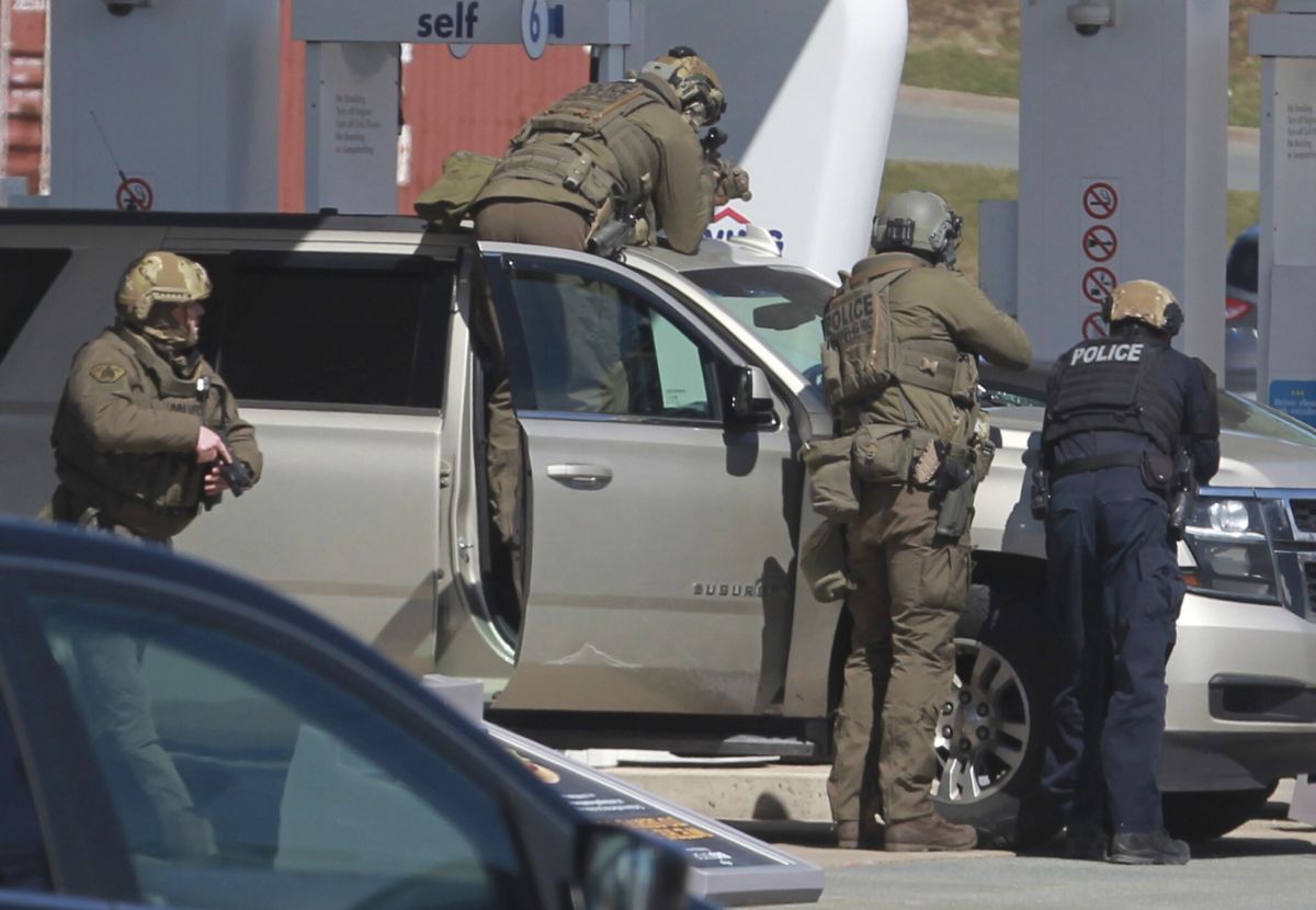 Μακελειό στον Καναδά: Τουλάχιστον 16 νεκροί από ένοπλο που άνοιξε πυρ