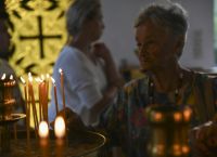 Ανάψτε κερί on line, λόγω κορωνοϊού, και προσευχειθείτε – Το νέο site που “τα σπάει”