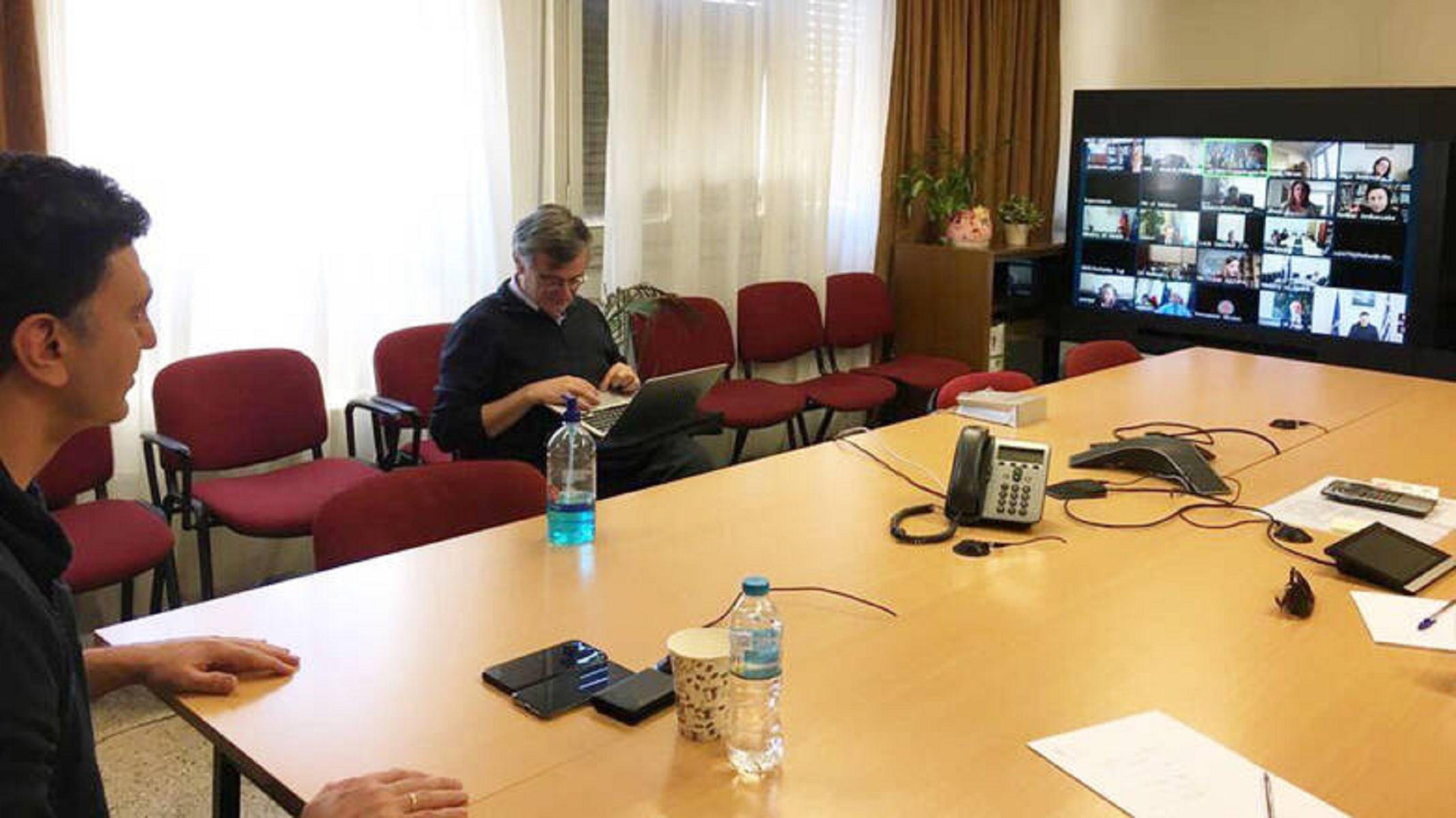 Κικίλιας – Τσιόδρας: Τηλεδιάσκεψη με τον περιφερειακό διευθυντή του ΠΟΥ