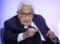 Covid-19: Όταν ο Κίσινγκερ λέει ότι ο κόσμος θα αλλάξει για πάντα τα πράγματα είναι σοβαρά Covid-19: Όταν ο Κίσινγκερ λέει ότι ο κόσμος θα αλλάξει για πάντα τα πράγματα είναι σοβαρά