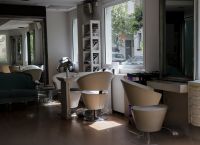 Έτσι θα λειτουργήσουν τα κομμωτήρια μετά την καραντίνα Έτσι θα λειτουργήσουν τα κομμωτήρια μετά την καραντίνα