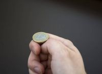 Θα εκπλαγείτε – Στο κορώνα ή γράμματα οι πιθανότητες δεν είναι 50 – 50 [vid]