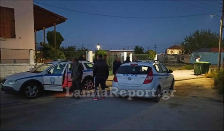 Λαμία Ρομά: Επίθεση με πέτρες σε σπίτι αστυνομικού – Απειλές για τη ζωή του