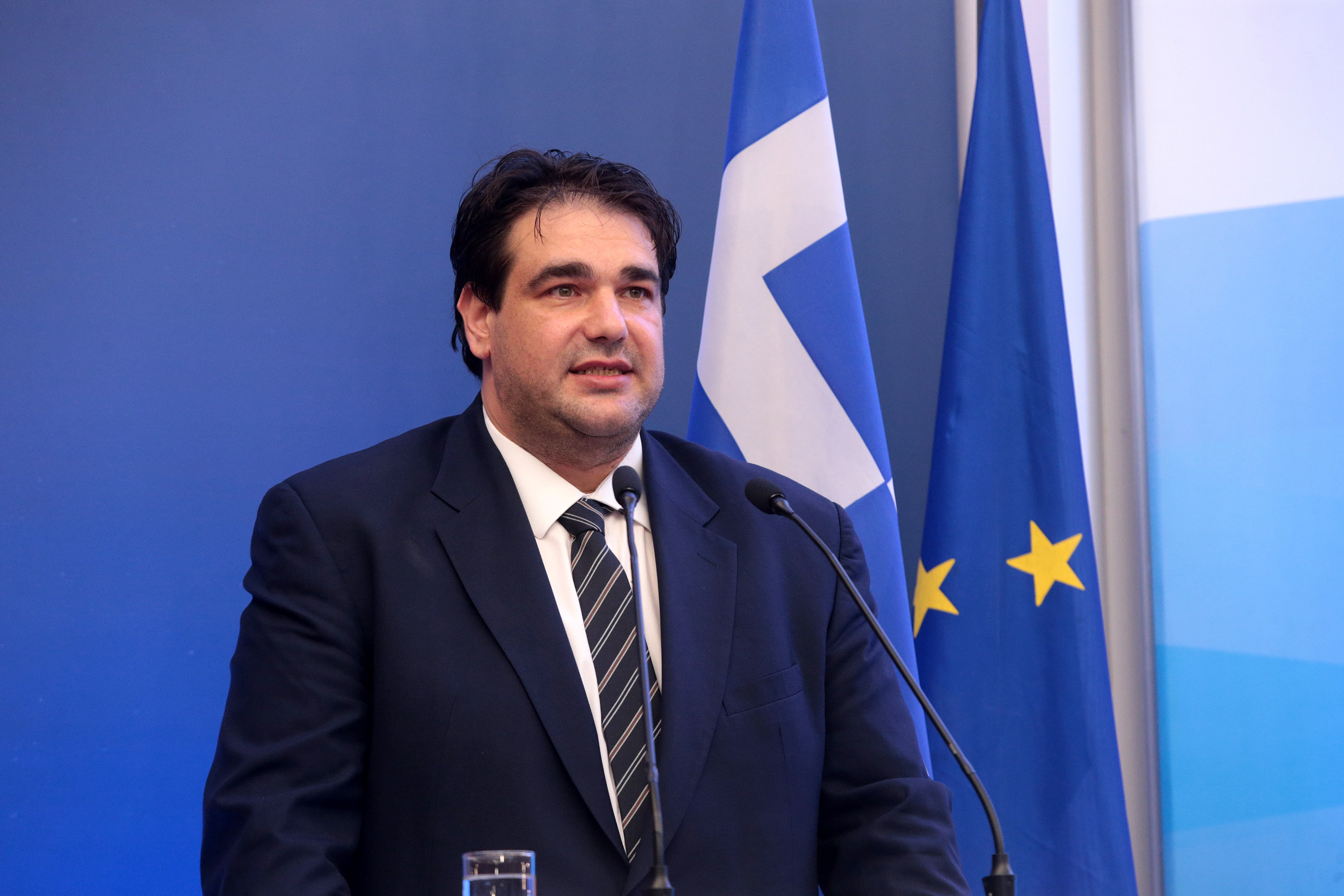 Δημόσιο κορωνοϊός: Με ραντεβού η εξυπηρέτηση των πολιτών – Αλλαγές στο ωράριο των δημοσίων υπαλλήλων