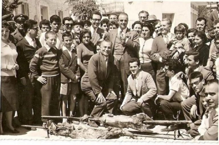 Έτσι γιόρταζαν παλιά το Πάσχα στην Ελλάδα [pics]