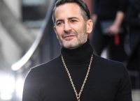 Marc Jacobs κορωνοϊος: «Αισθάνομαι ότι είμαι σε ένα επεισόδιο του Black Mirror»