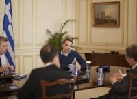 Άρση μέτρων για τον κορωνοϊό: Σήμερα η κρίσιμη σύσκεψη στο Μαξίμου