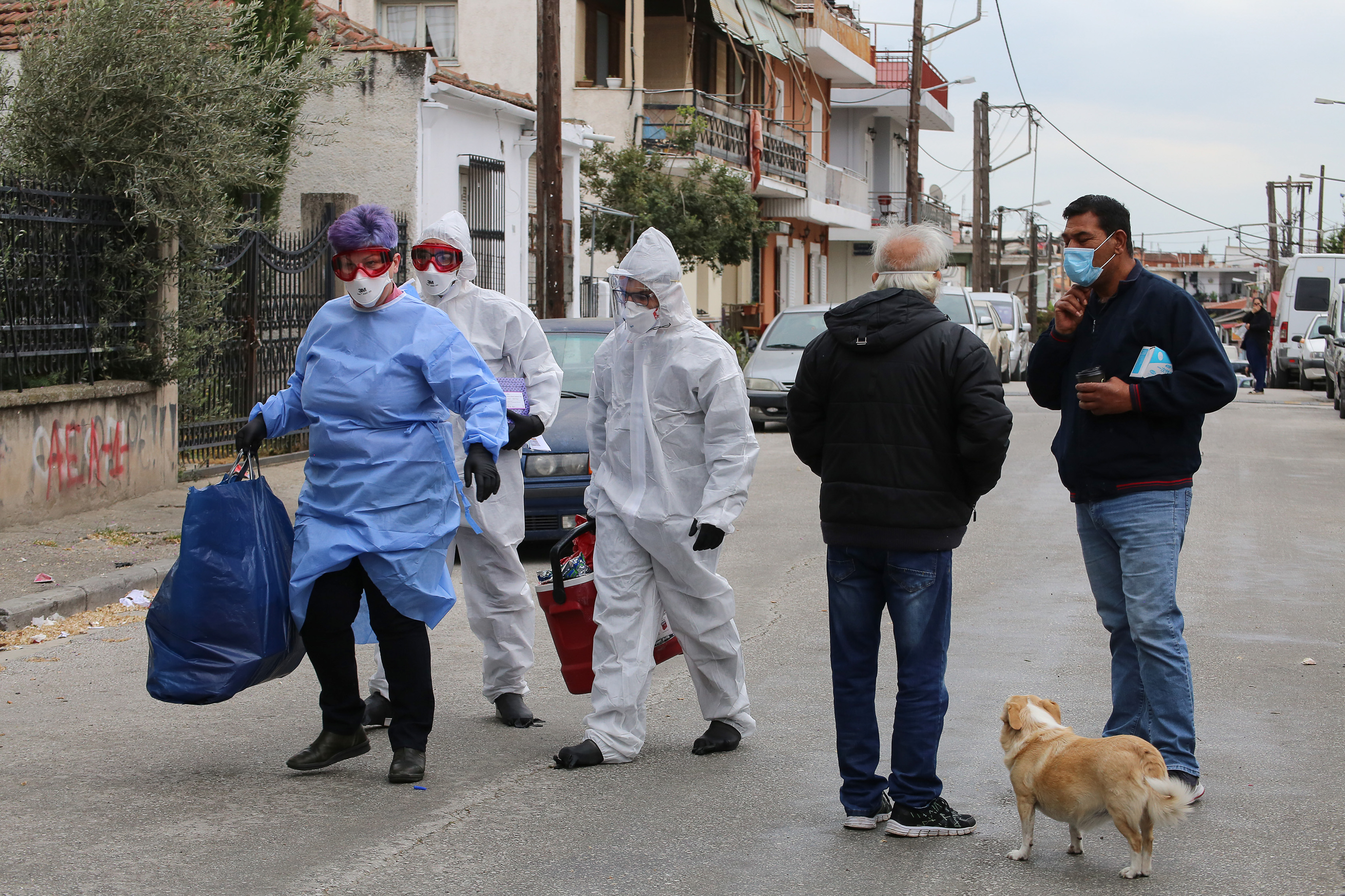 Ελλάδα κορωνοϊός κρούσματα: Αρνητικά τα 11 δείγματα των Ρομά από τον Βόλο