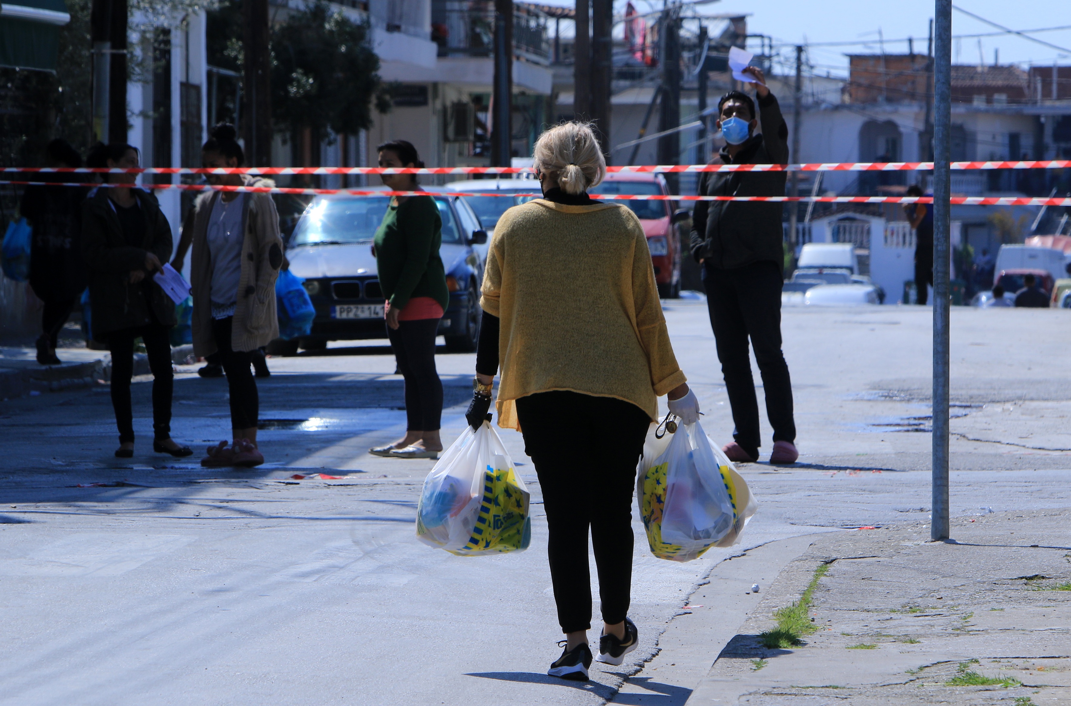 Με συγχωρείτε αλλά «ευάλωτοι» δεν είναι οι Ρομά, οι υπόλοιποι είναι