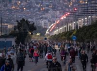 Νέα Παραλία Θεσσαλονίκης: Άνοιξε και… «βούλιαξε» από κόσμο Νέα Παραλία Θεσσαλονίκης: Άνοιξε και… «βούλιαξε» από κόσμο