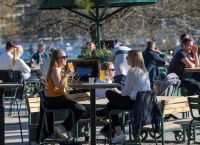 Σουηδία κορωνοϊός: Αρνητικό ρεκόρ 27ετίας για τους νεκρούς