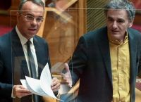 Σταϊκούρας Τσακαλώτος Βουλή: «Πόλεμος» για το voucher των επιστημόνων Σταϊκούρας Τσακαλώτος Βουλή: «Πόλεμος» για το voucher των επιστημόνων
