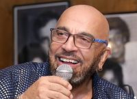 Γιάννης Ζουγανέλης: Η ζωή και η πορεία του καλλιτέχνη Γιάννης Ζουγανέλης: Η ζωή και η πορεία του καλλιτέχνη