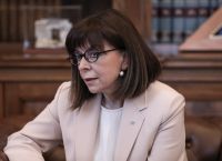 Σακελλαροπούλου: «Η κοινωνική περιθωριοποίηση των ΛΟΑΤΚΙ πλήττει στον πυρήνα της την ανθρώπινη αξιοπρέπεια»