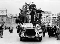8 Μαΐου 1945: Η Ημέρα της Νίκης στην Ευρώπη 8 Μαΐου 1945: Η Ημέρα της Νίκης στην Ευρώπη