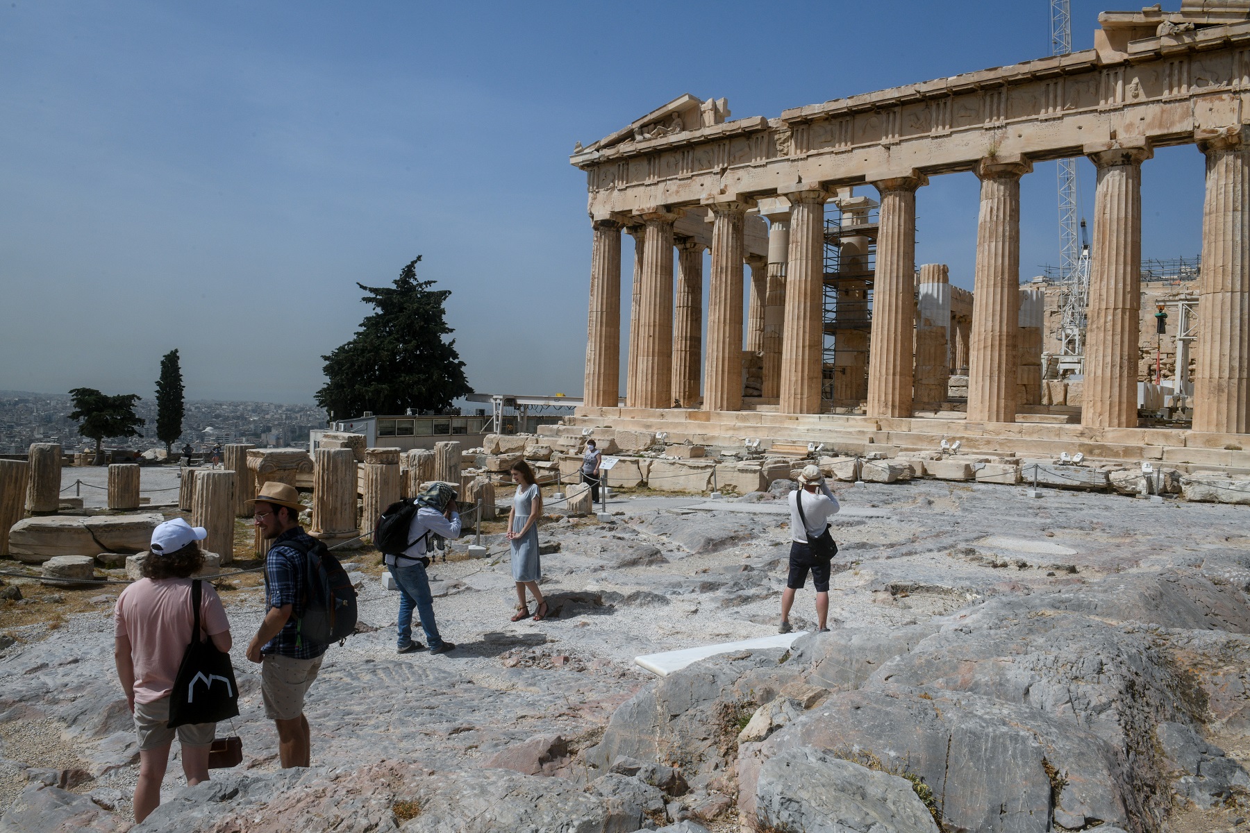 Διεθνή ΜΜΕ: Η Ελλάδα «αεροπορική γέφυρα» για τους τουρίστες