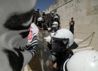 Πανεκπαιδευτικό συλλαλητήριο Βουλή: Ένταση στον Άγνωστο Στρατιώτη με διαδηλωτές