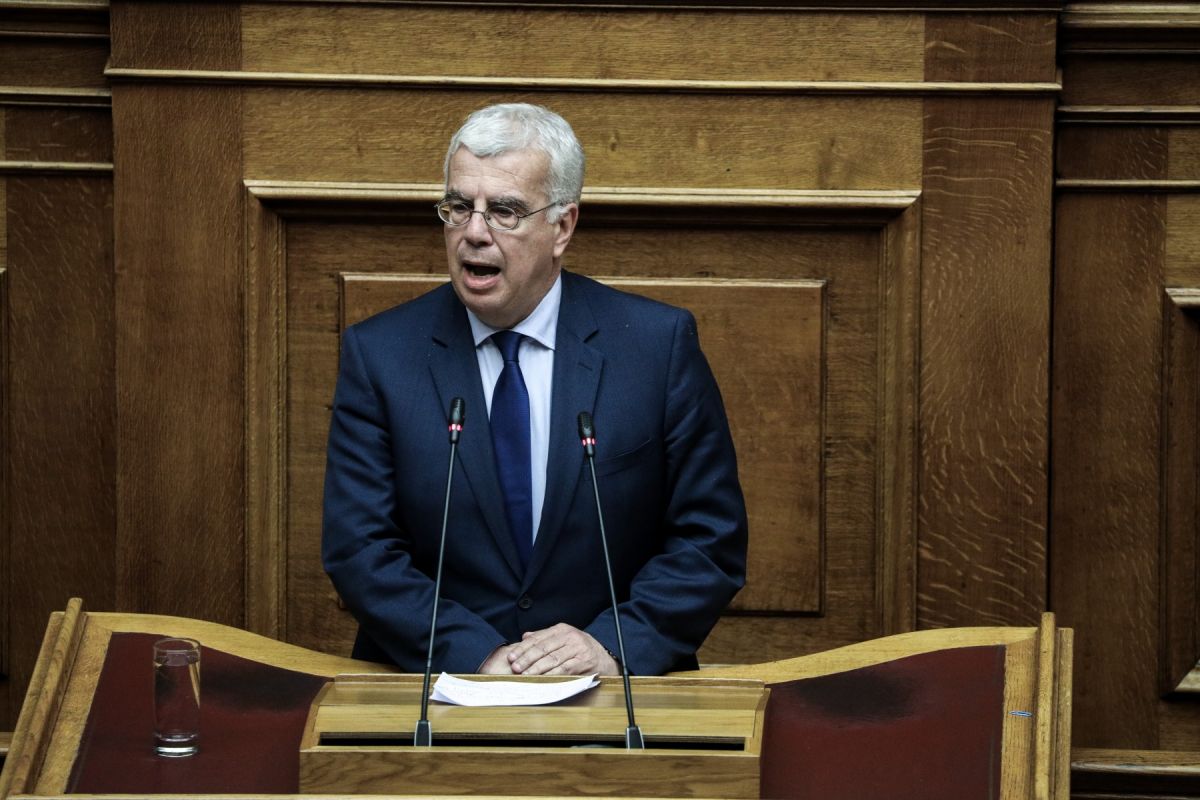 Στράτος Σιμόπουλος: Επίθεση με μπογιές στο γραφείο του βουλευτή