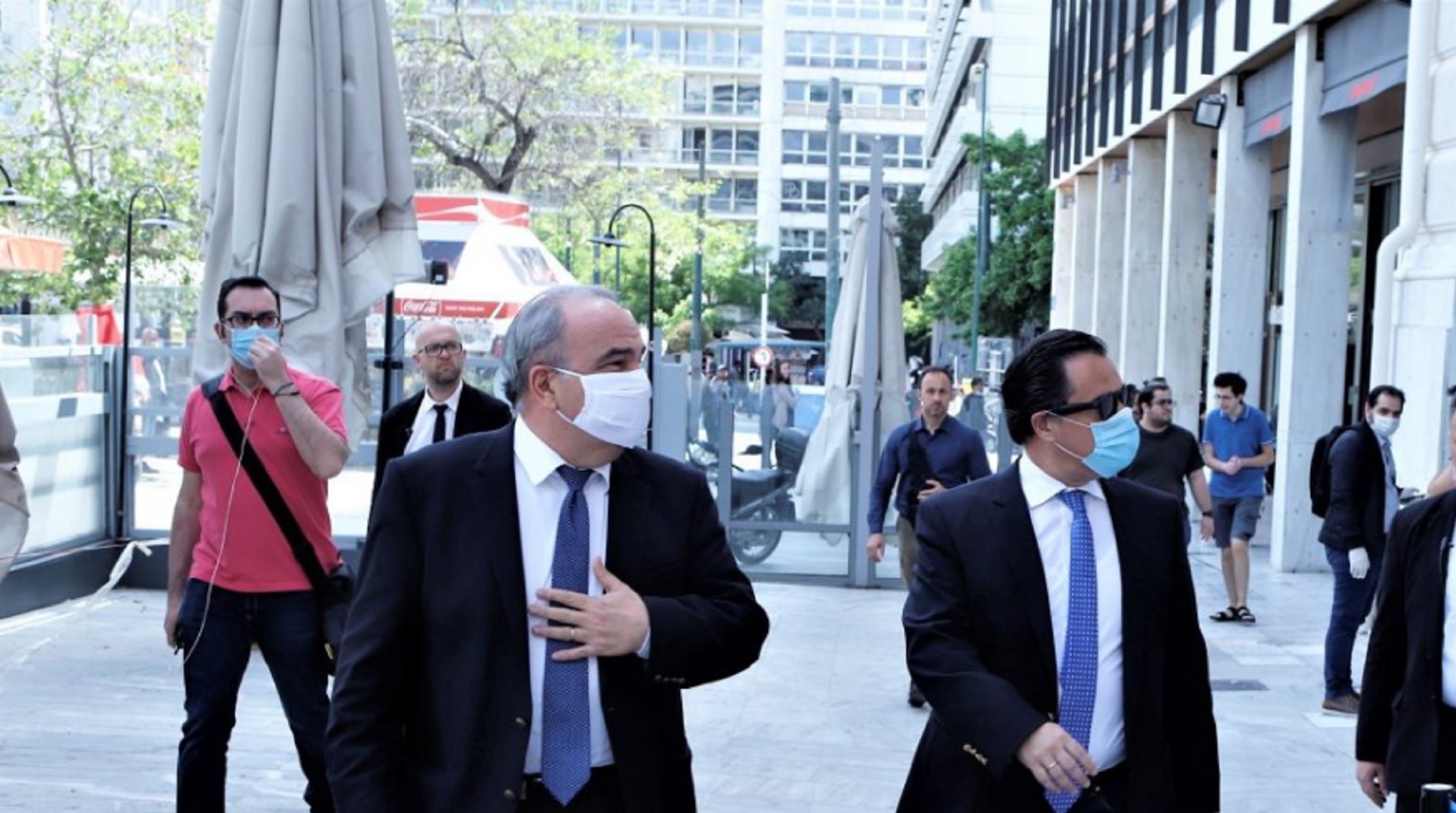 Άδωνις Γεωργιάδης κορωνοϊός καταστήματα: Βόλτα στο κέντρο και «επιθεώρηση» για τη τήρηση των μέτρων