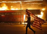 Δολοφονία Τζορτζ Φλόιντ: Νέοι νεκροί από τα επεισόδια – Τραυματισμοί και συλλήψεις δημοσιογράφων