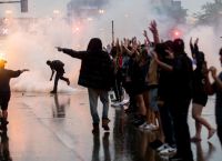 Δολοφονία Τζορτζ Φλόιντ: Συνεχίζονται οι συγκρούσεις – Ενεργοποιείται στην Μινεσότα η Εθνοφρουρά