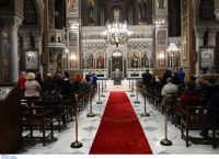 Νέα μέτρα στις εκκλησίες: Διπλασιάστηκε το όριο εισόδου των πιστών – Από 50 έγιναν 100