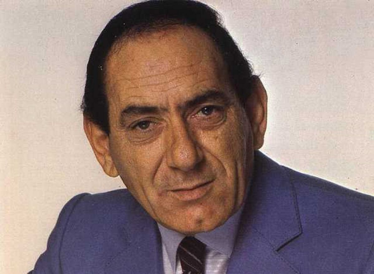 Στράτος Διονυσίου: 30 χρόνια χωρίς τον σπουδαίο τραγουδιστή