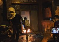 Η ρηγμάτωση στις ΗΠΑ και οι Antifa Αμερικής – Η ατζέντα πίσω από την εξέγερση
