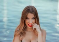 Ρακέλ Γιακόμπ: Γυμνή στην μπανιέρα η σύζυγος του Ζοζέ Σα [vid]