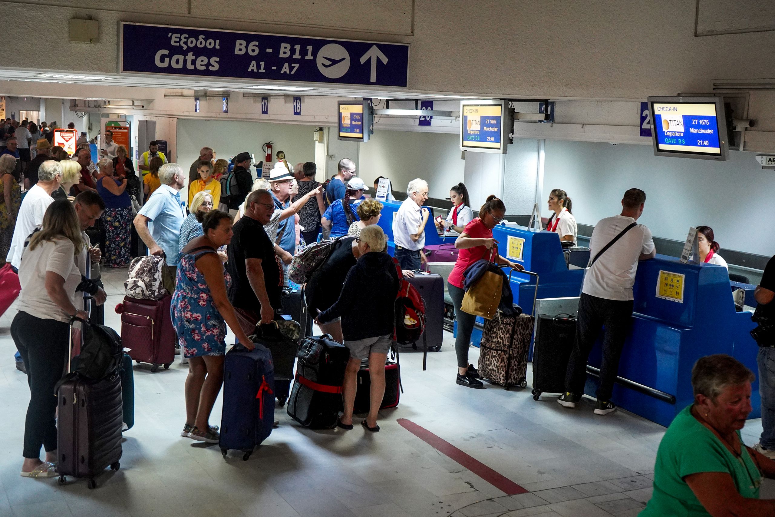 Αεροδρόμια Κρήτης: Αυξημένα δρομολόγια, μάσκες και αυστηρά μέτρα προστασίας από σήμερα