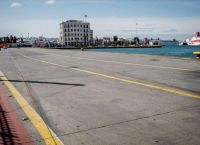 Πειραιάς λιμάνι: Αυτοκίνητο με δύο επιβάτες έπεσε στο λιμάνι