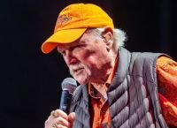 Mike Love – This Too Shall Pass: Ένα τραγούδι για την πανδημία από τον τραγουδιστή των Beach Boys Mike Love – This Too Shall Pass: Ένα τραγούδι για την πανδημία από τον τραγουδιστή των Beach Boys
