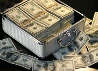 Αυτός είναι ο γνωστός επιχειρηματίας που σπάει το φράγμα του ενός τρισεκατομμυρίου σε προσωπική περιουσία