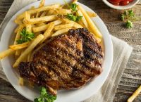 Αυτός είναι ο λόγος που οι αρχές της Βρετανίας παρακινούσαν τους πολίτες να τρώνε μπριζόλες στην καραντίνα