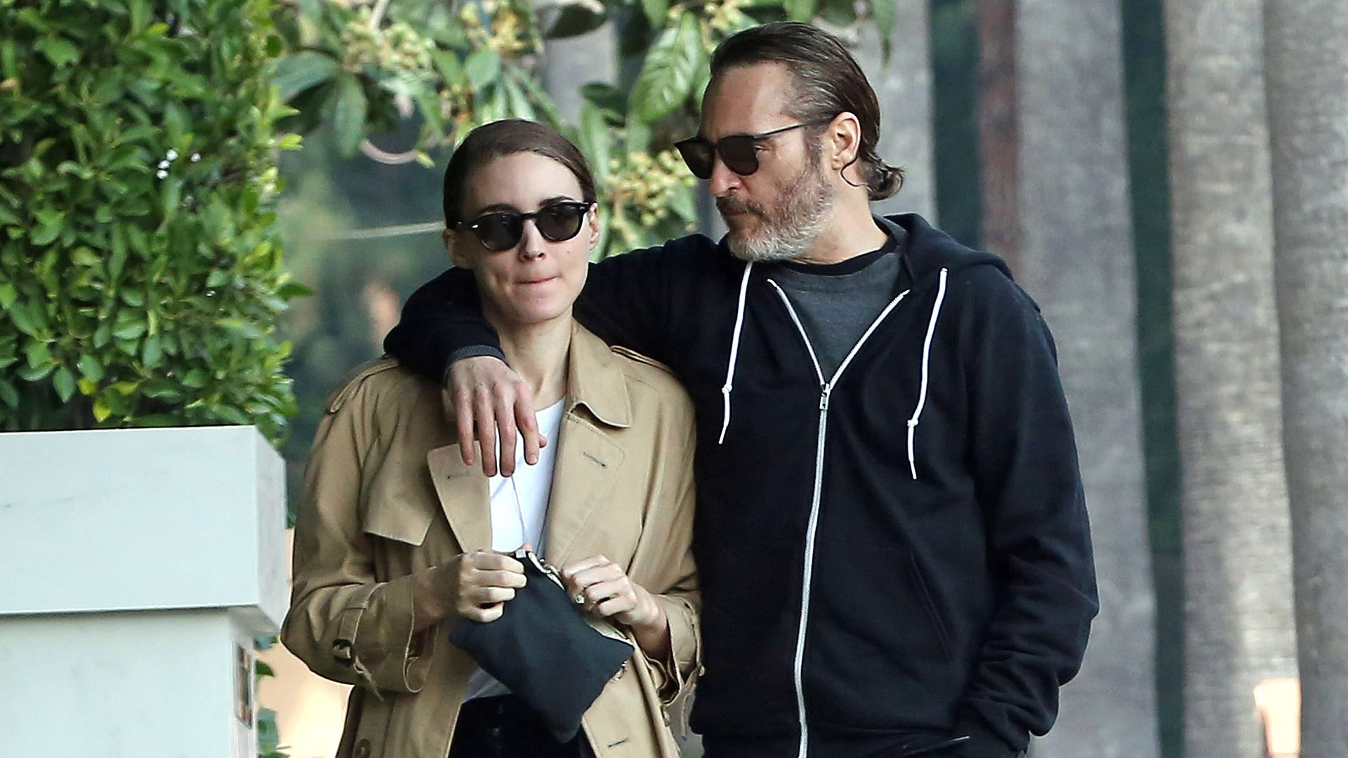 Rooney Mara: Περιμένει το παιδί του Joaquin Phoenix