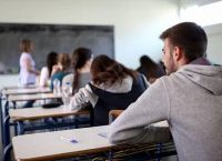 Κορωνοϊός επιστροφή σχολεία: Οι μαθητές Γυμνασίου και Α’ και Β’ Λυκείου πίσω στα θρανία Κορωνοϊός επιστροφή σχολεία: Οι μαθητές Γυμνασίου και Α’ και Β’ Λυκείου πίσω στα θρανία