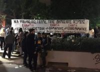 Παγκράτι κορωνοϊός: Εικόνες συνωστισμού στην πλατεία Βαρνάβα – Σε επιφυλακή και πάλι οι Αρχές