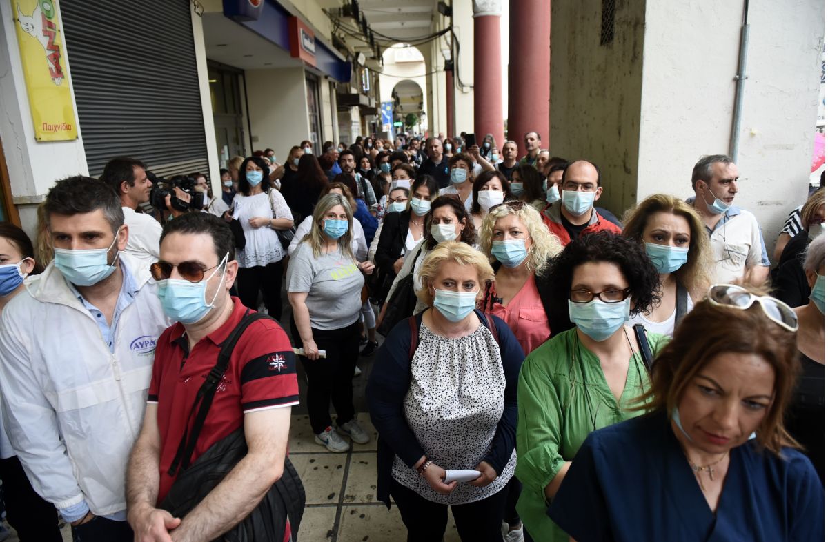 Στάση εργασίας νοσηλευτικού προσωπικού: Σε εξέλιξη η συγκέντρωση διαμαρτυρίας