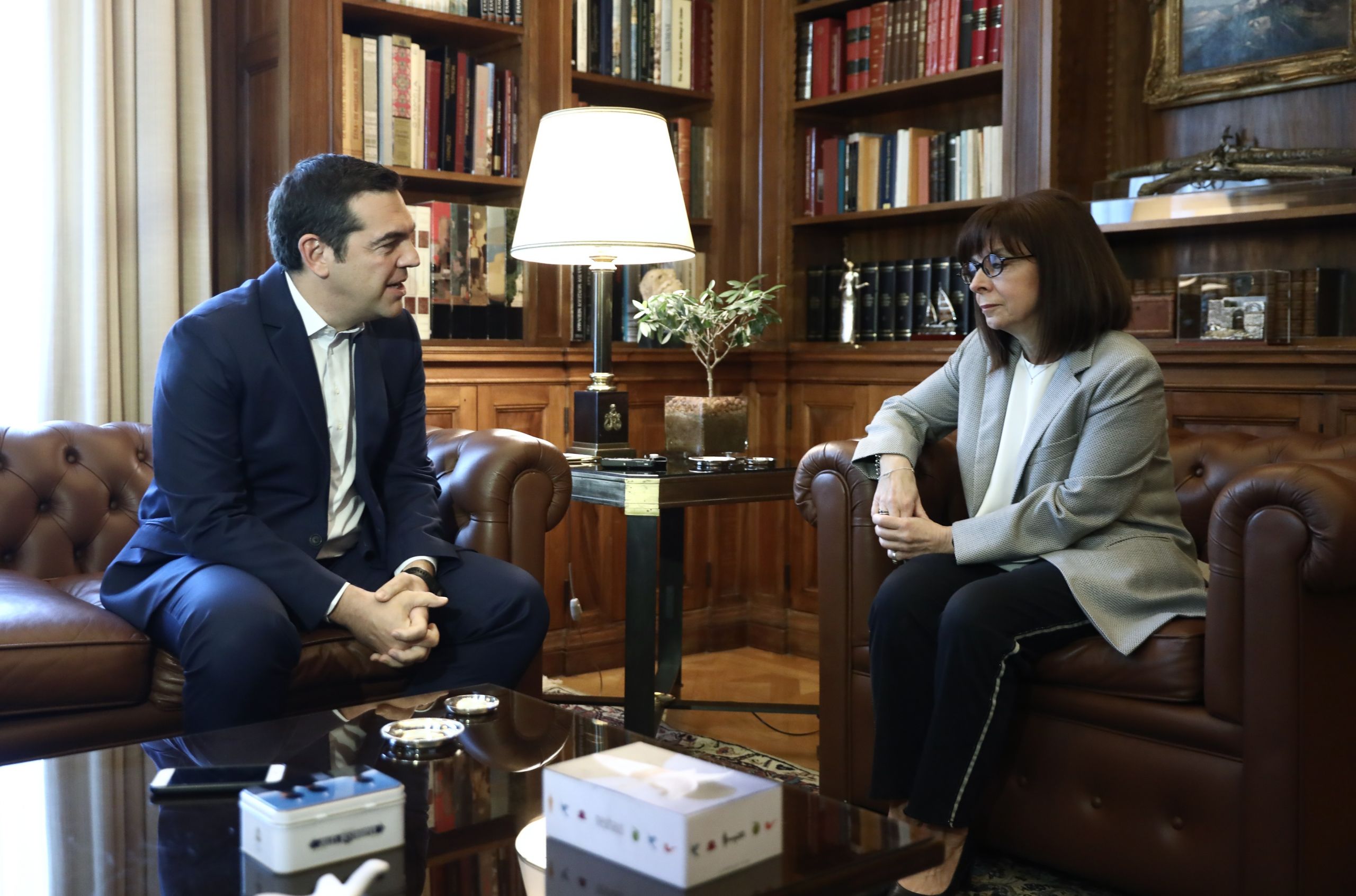 ΠτΔ – Tσίπρας: Πνεύμα συνεργασίας γιατί ο στόχος είναι κοινός  – Ανησυχίες για τις επιπτώσεις του κορωνοϊού