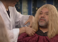 The 2night Show καλεσμένοι: Μπακοδήμου, Ηλιόπουλος και “Πρωινοί τύποι” στο πλατό του Γρηγόρη Αρναούτογλου