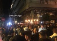 Θεσσαλονίκη κορωνοϊός: Συνωστισμός για ένα take away ποτό – Ένταση και ξύλο στο κέντρο της πόλης Θεσσαλονίκη κορωνοϊός: Συνωστισμός για ένα take away ποτό – Ένταση και ξύλο στο κέντρο της πόλης