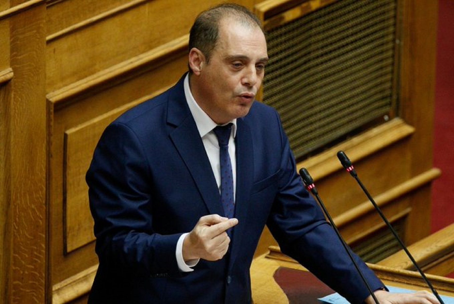 Βελόπουλος για Ρομά: «Όπλο σε κάθε Έλληνα – Όταν θα μπουκάρει, να γίνεται κόσκινο»