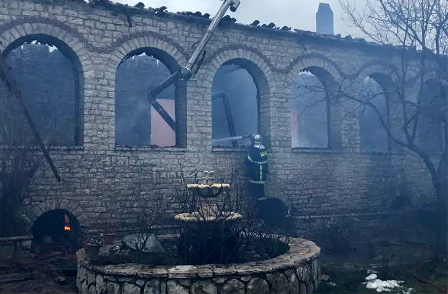 Βαρνάκοβα: Φωτιά στο μοναστήρι- Κάηκε η εικόνα της Παναγίας